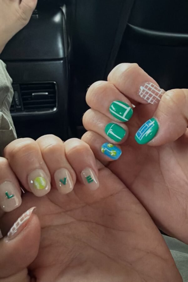 TENNIS NAILS